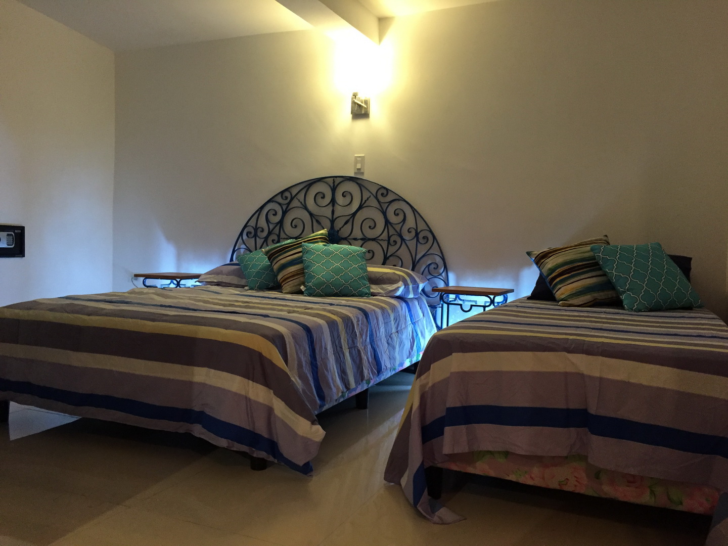 ROOM #02